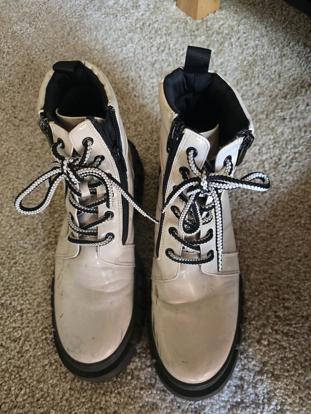 Steve Madden Cream and Black Chunky Combat Boots - 8